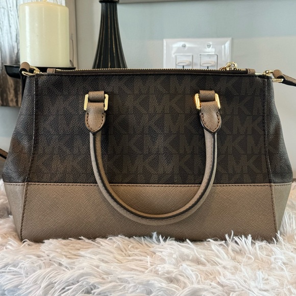 Michael kors handbag - Picture 3 of 17